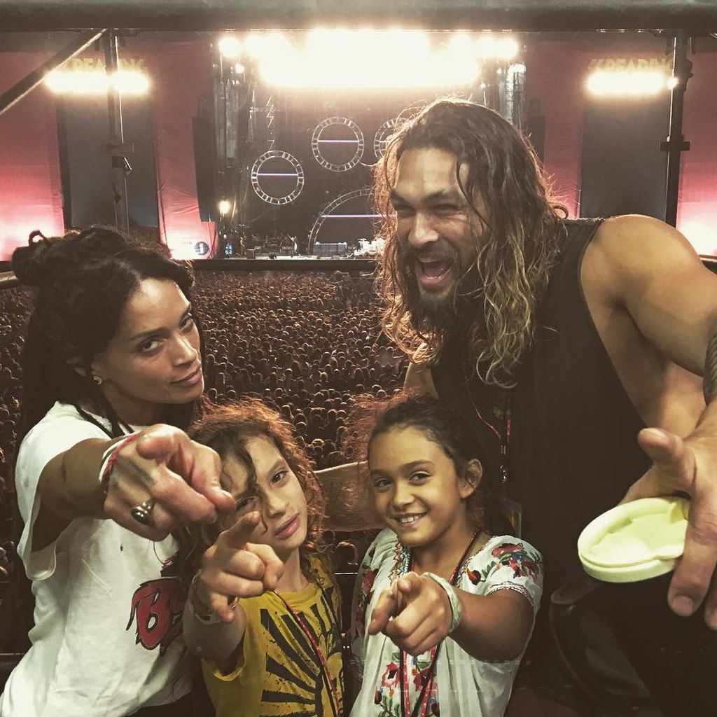 Lisa Bonet und Jason Momoa mit ihren zwei Kids