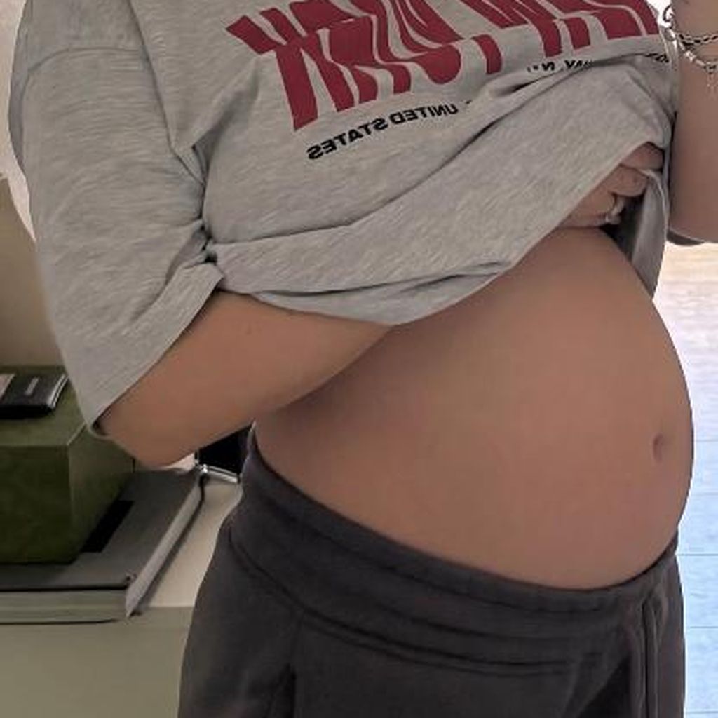 Lisa Marie Akkayas Bauch im Mai 2025