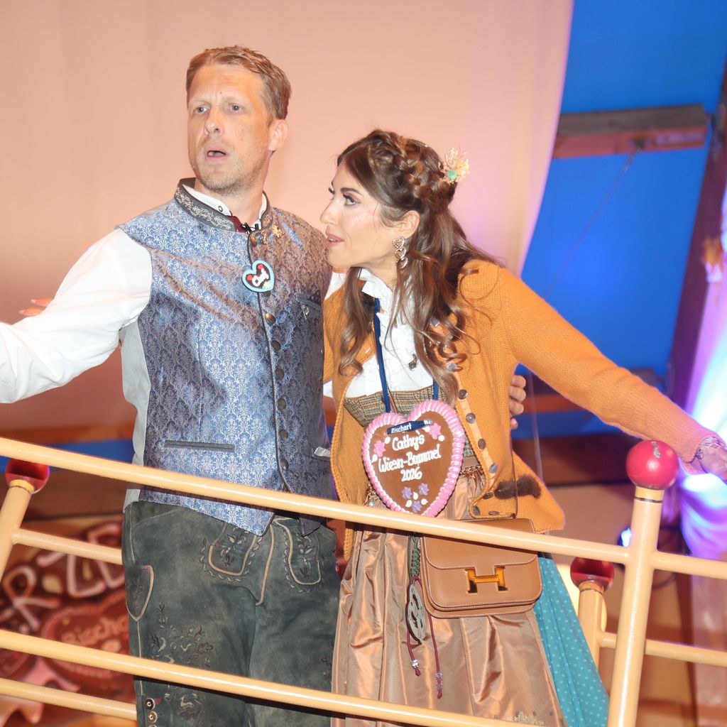 Beim Wiesn-Bummel: Cathy Hummels und Oliver Pocher auf dem Oktoberfest 2026 in München