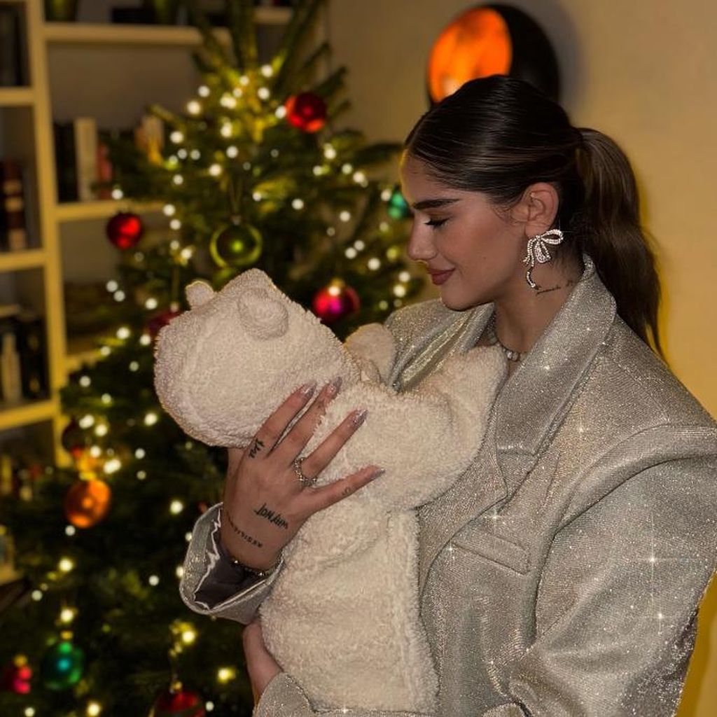 Lisa Marie Akkaya und ihr Sohn Emilio im Dezember 2024