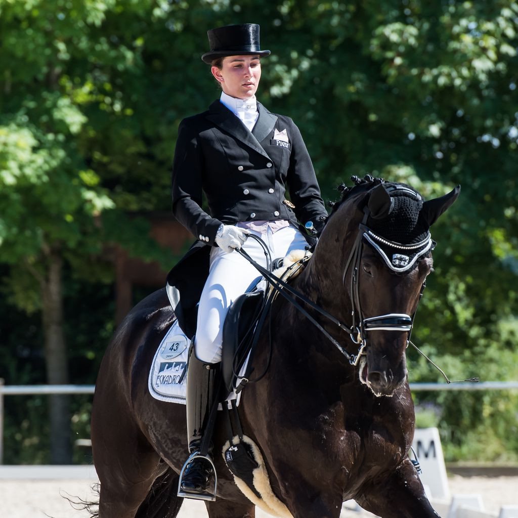 Lisa Müller bei einem Reitturnier