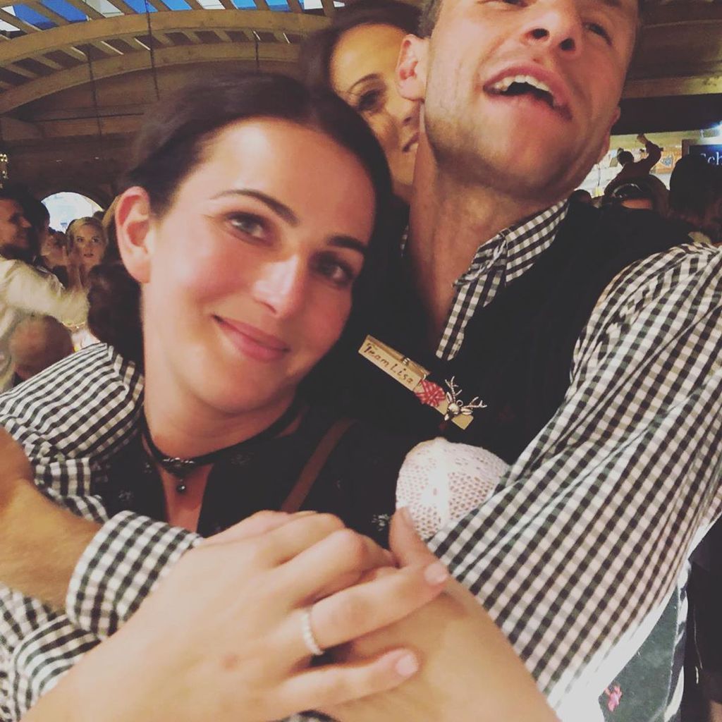 Lisa und Thomas Müller auf dem Oktoberfest