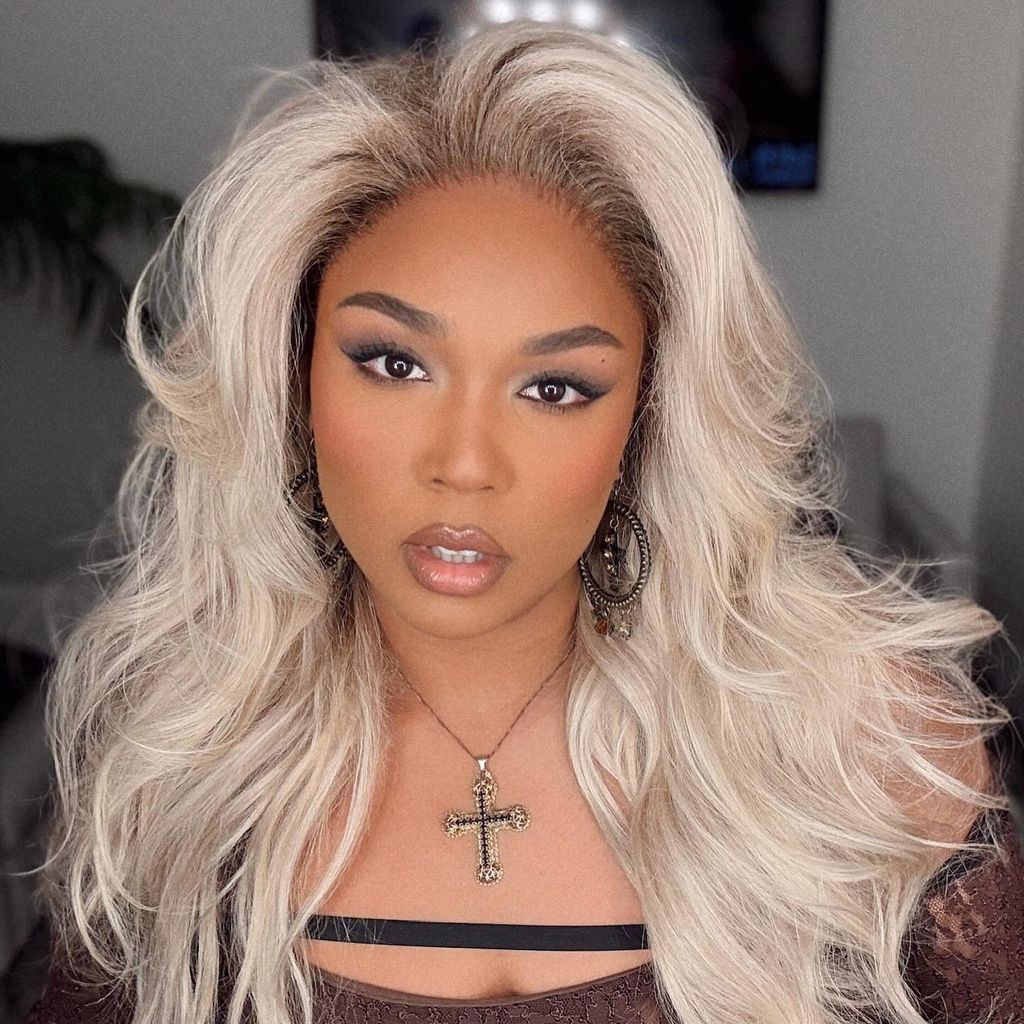 Sängerin Lizzo mit blonden Haaren