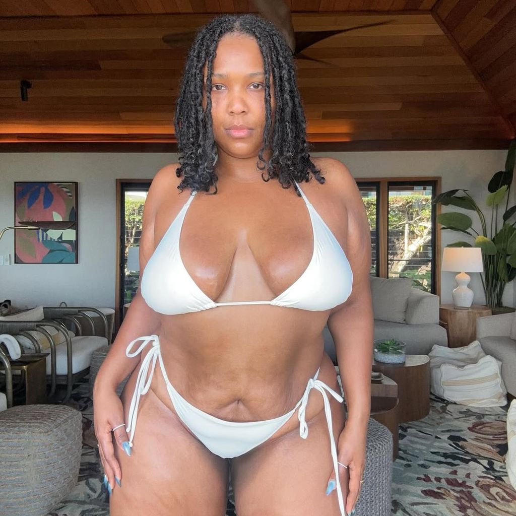Lizzo posiert im Januar 2026 stolz in einem knappen Bikini