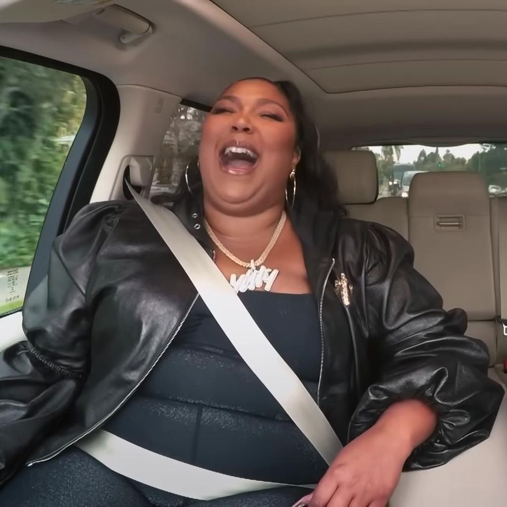 Lizzo und James Corden beim "Carpool Karaoke", Juni 2022