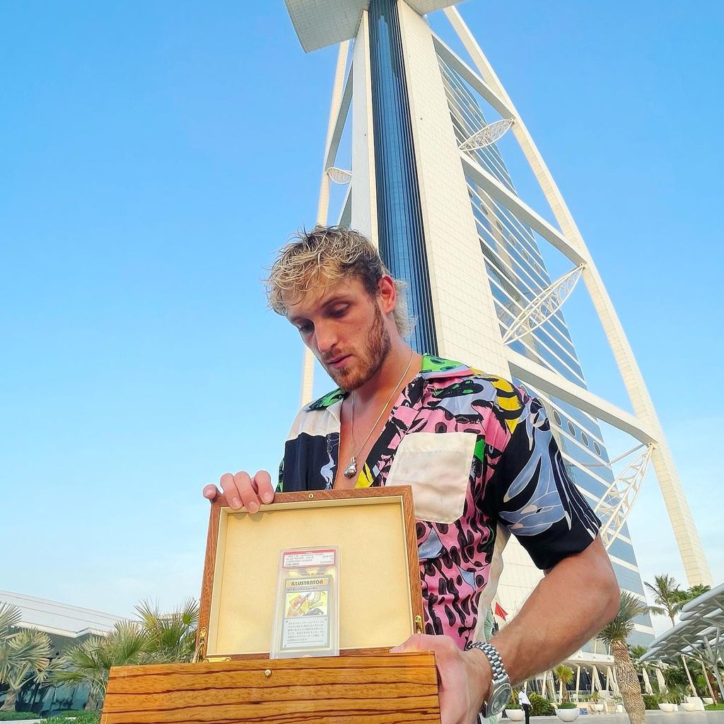 Logan Paul mit der teuersten Pokémon-Karte der Welt