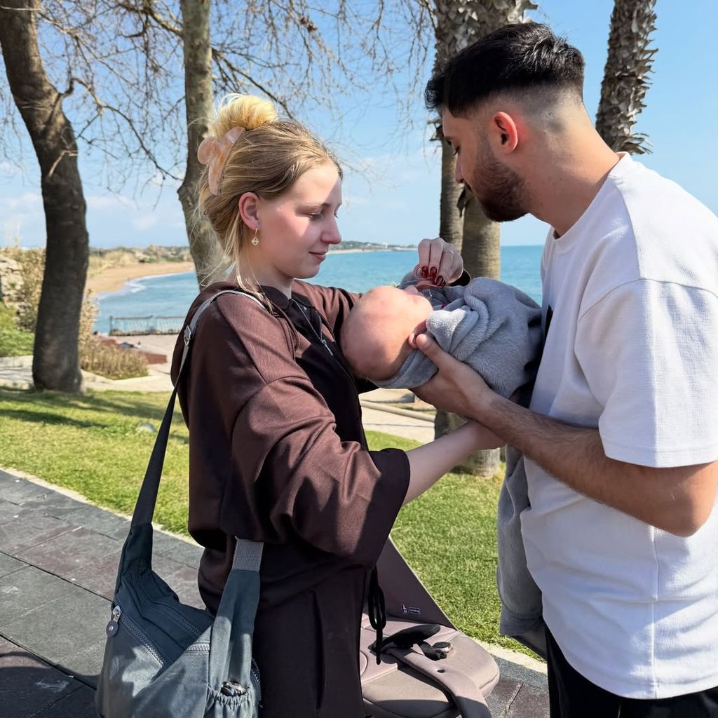 Loredana Wollny und Servet Özbek mit Baby Aria, März 2026