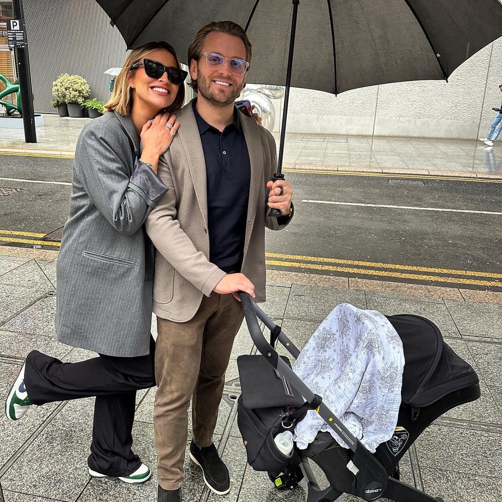 Lorri Haines und Ferne McCann mit ihrem Baby