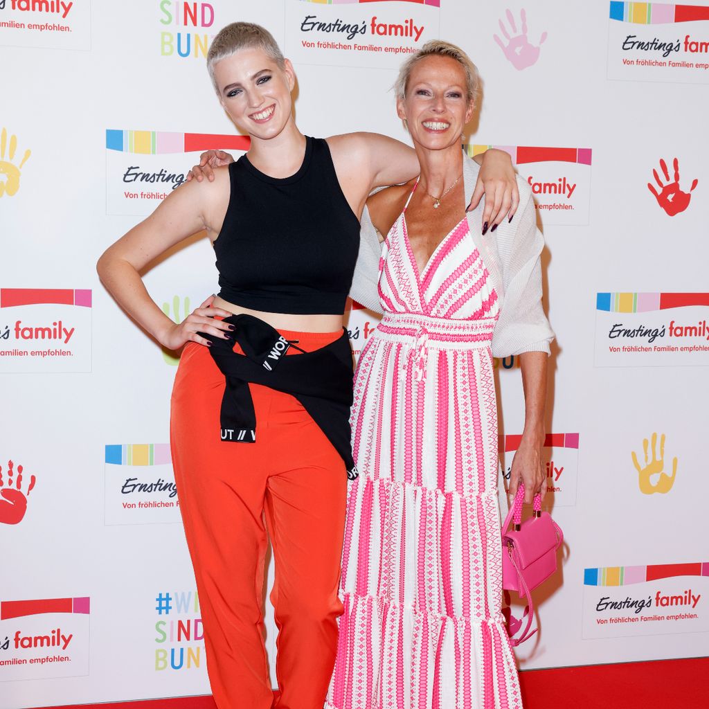 Lou-Anne und Martina Gleissenebner-Teskey bei der Ernsting's family Fashion Show, 2022
