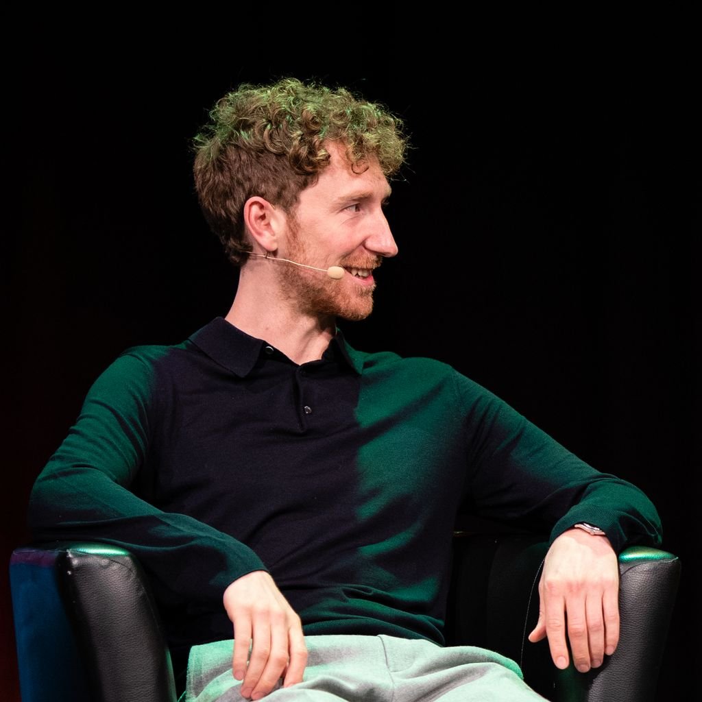 Louis Klamroth, Moderator