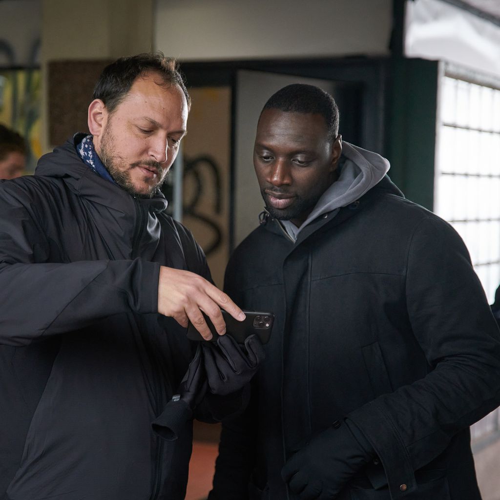 Louis Leterrier und Omar Sy am Set von "Lupin"