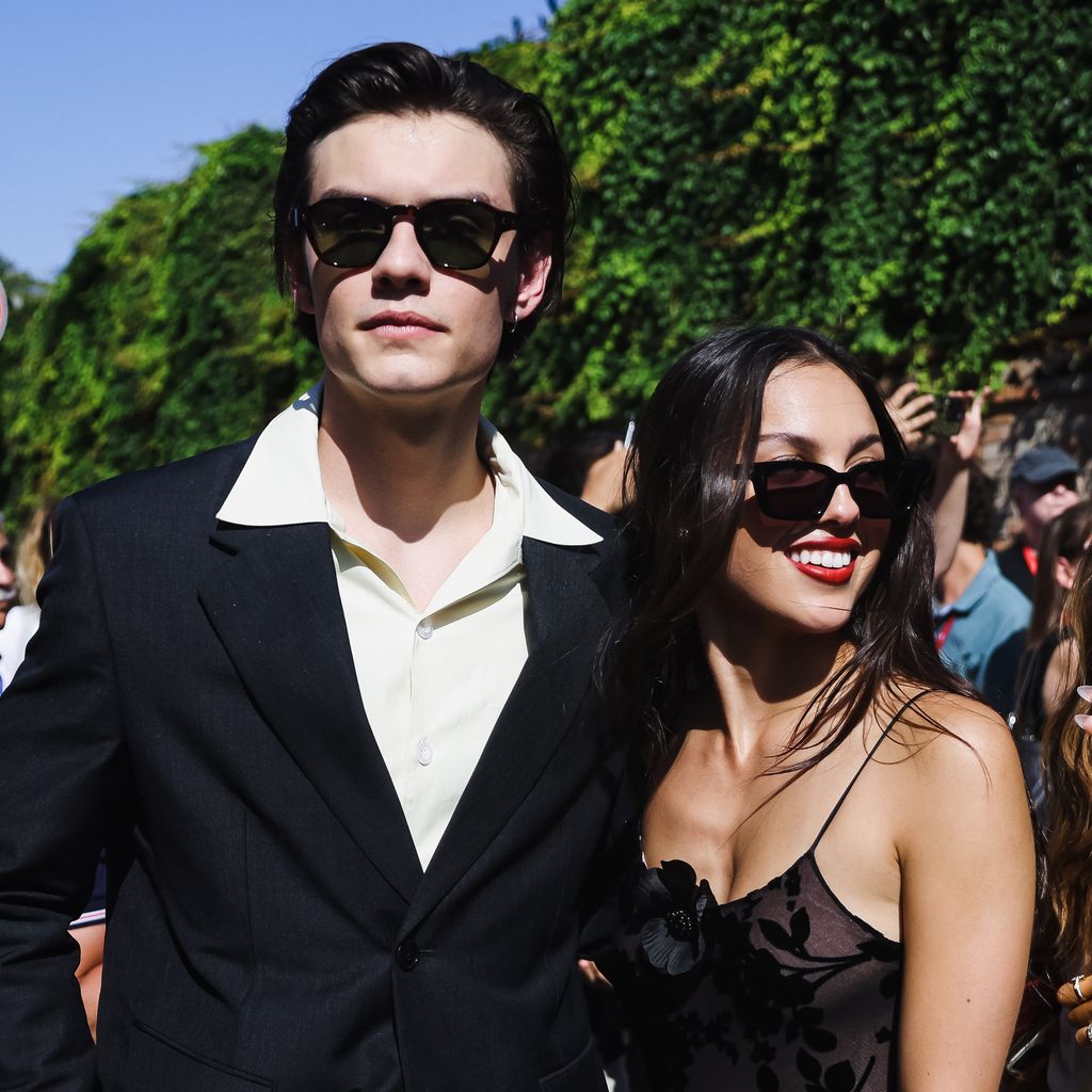 Louis Partridge und Olivia Rodrigo
