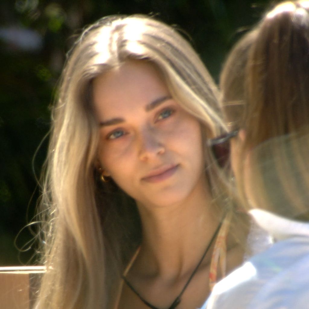 "Love Island"-Cindy und Leonie unterhalten sich