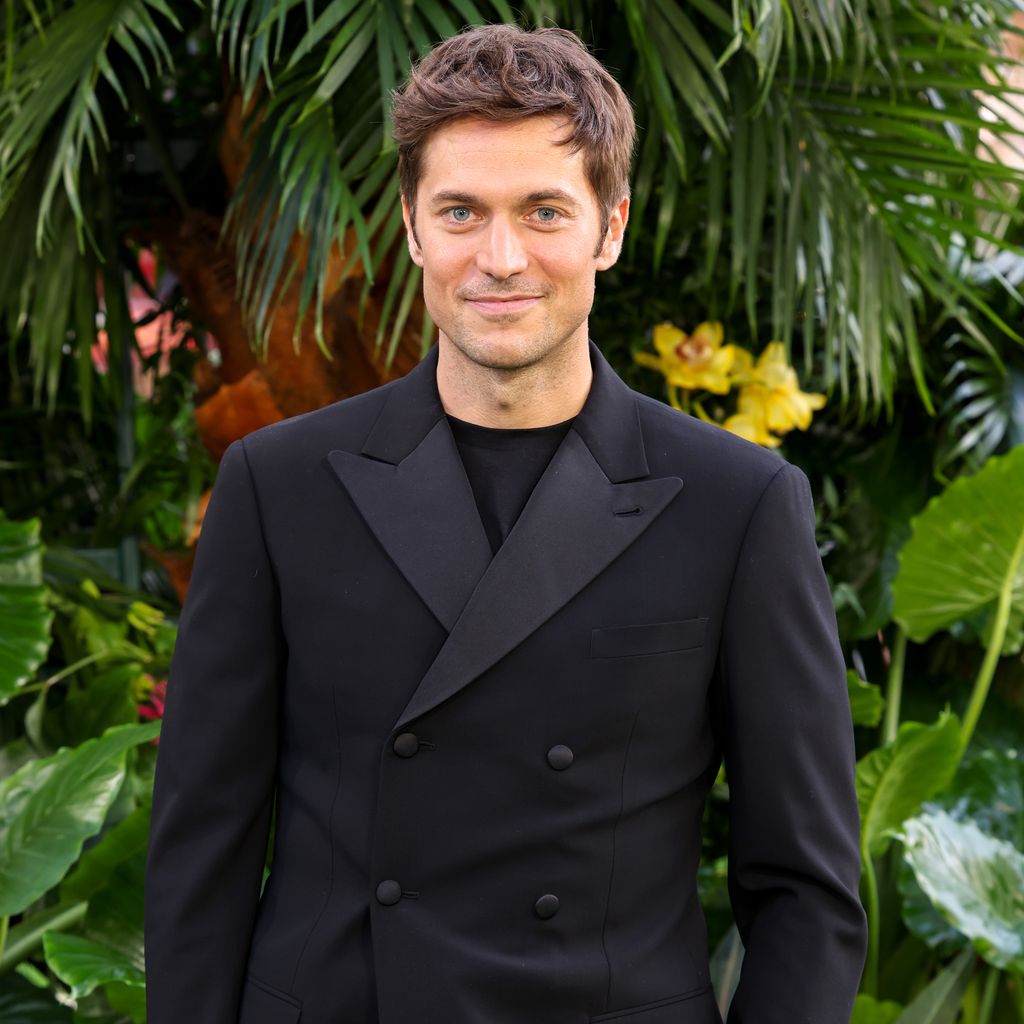 Lucas Bravo, Schauspieler