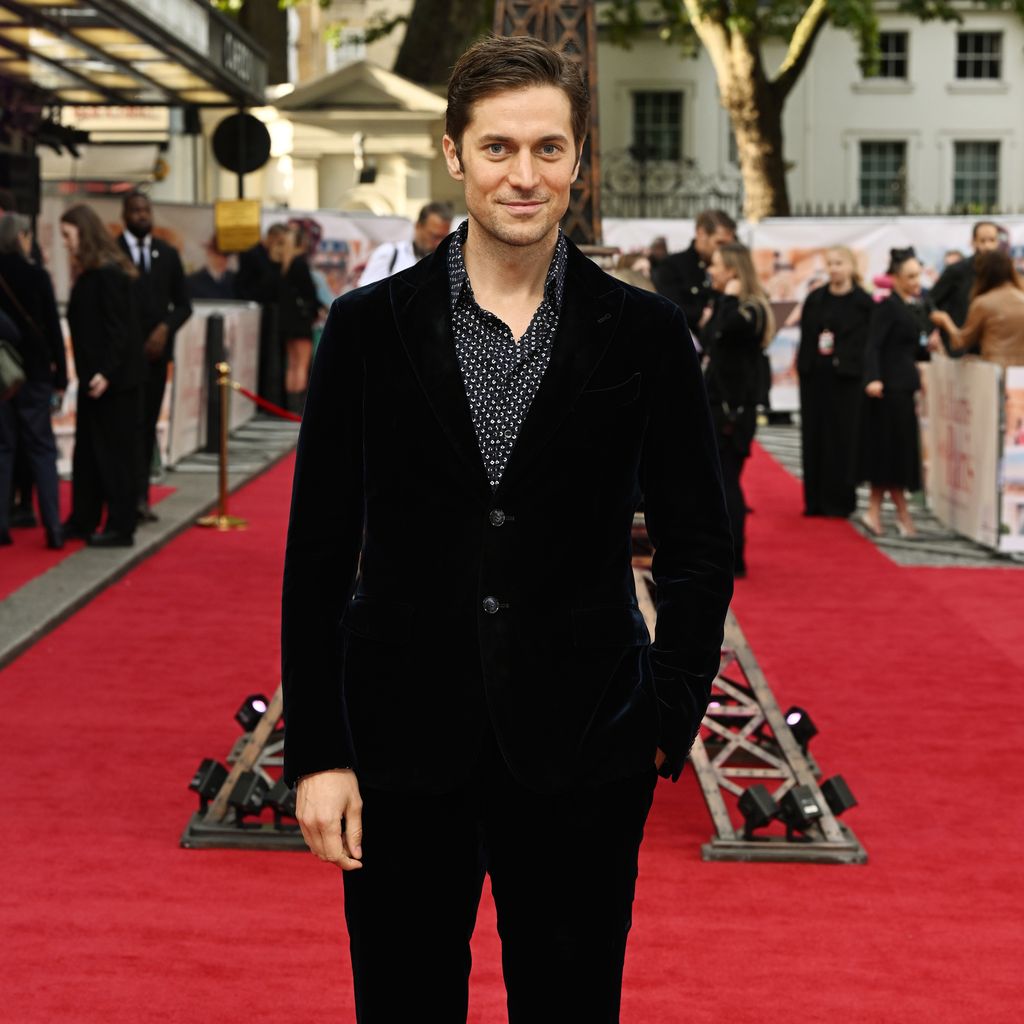 Lucas Bravo, "Emily in Paris"-Star