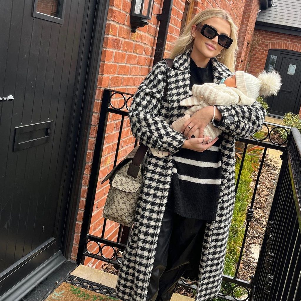 Lucy Fallon mit ihrem Sohn Sonny