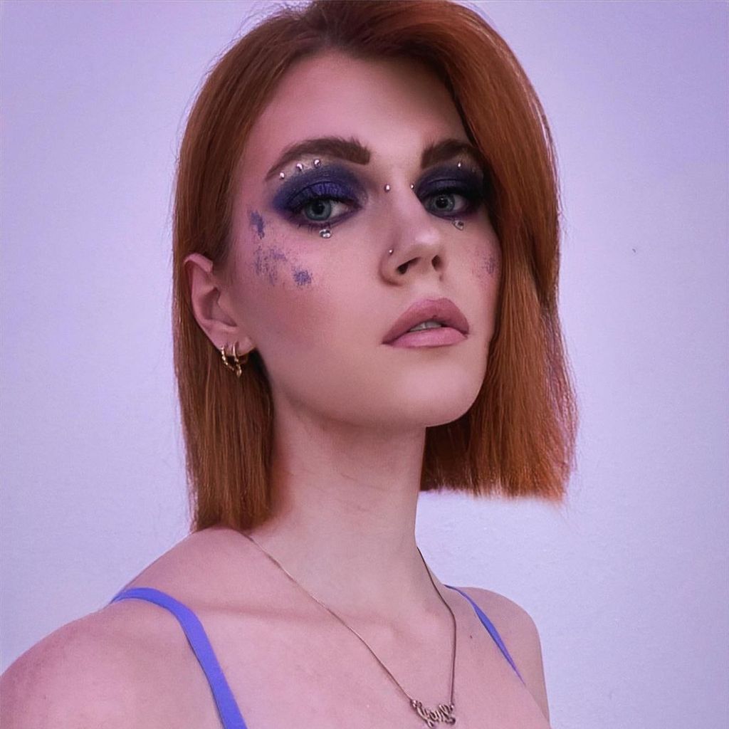 Lucy Hellenbrecht, Model