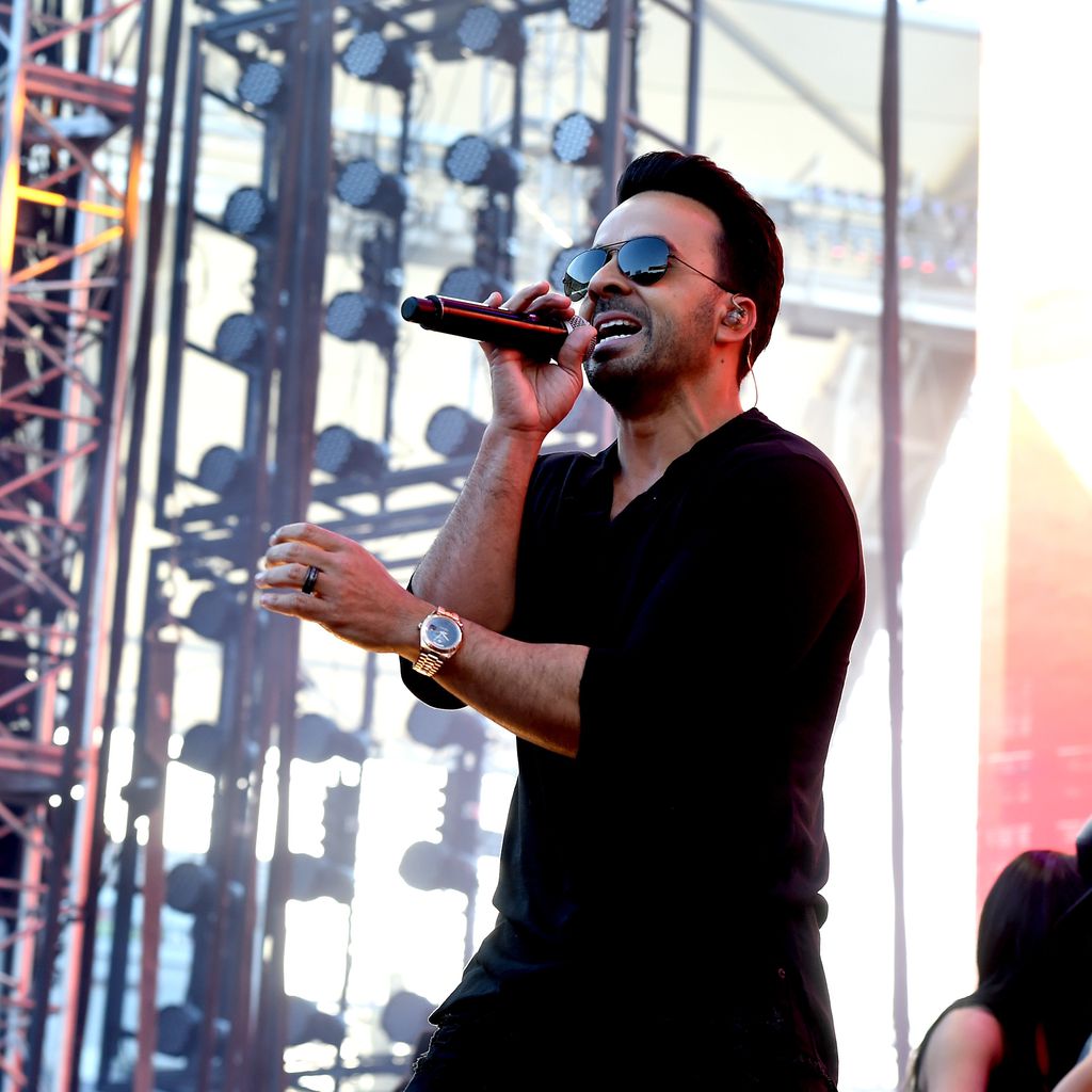 Luis Fonsi bei einem Auftritt
