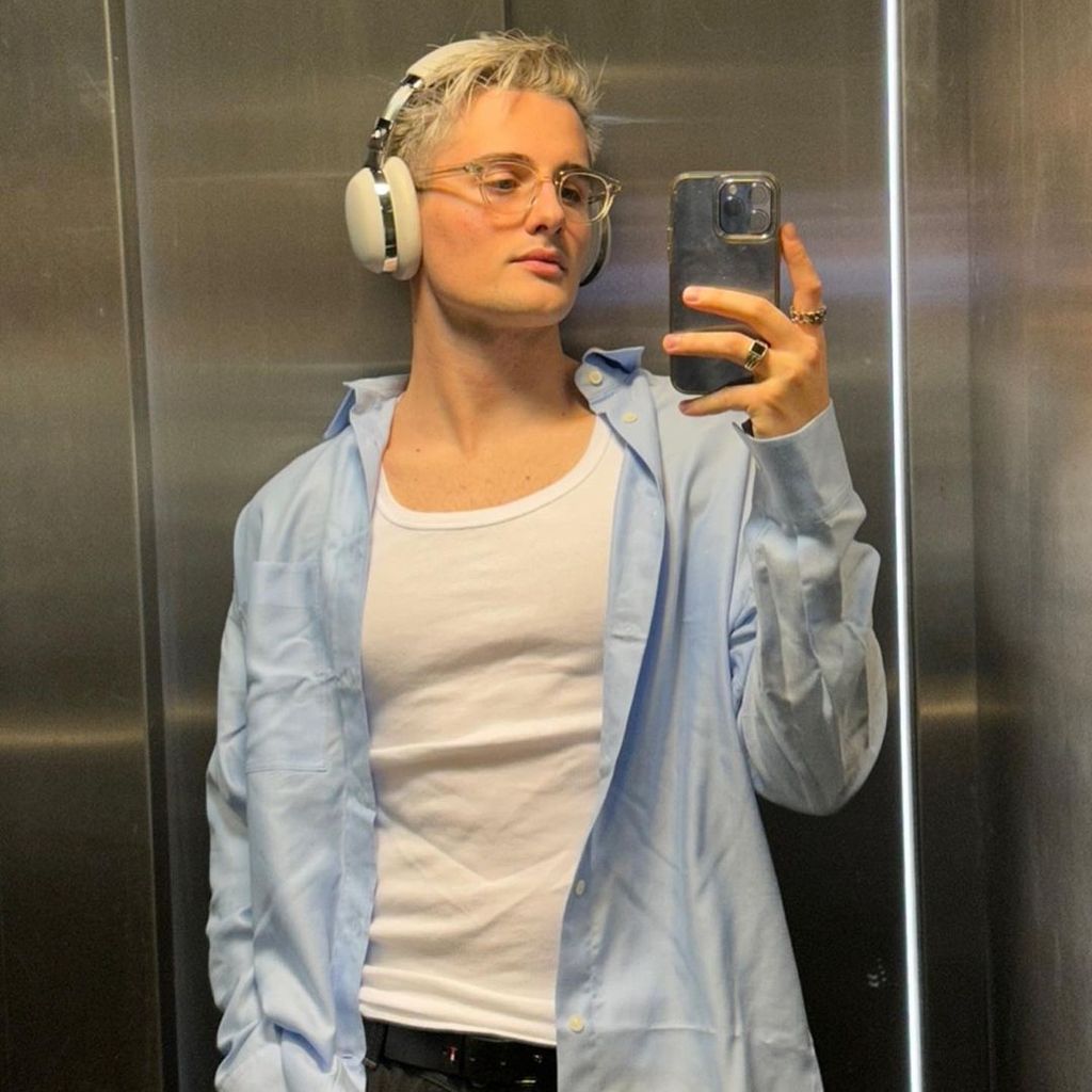 Luis Freitag, Elevator Boy