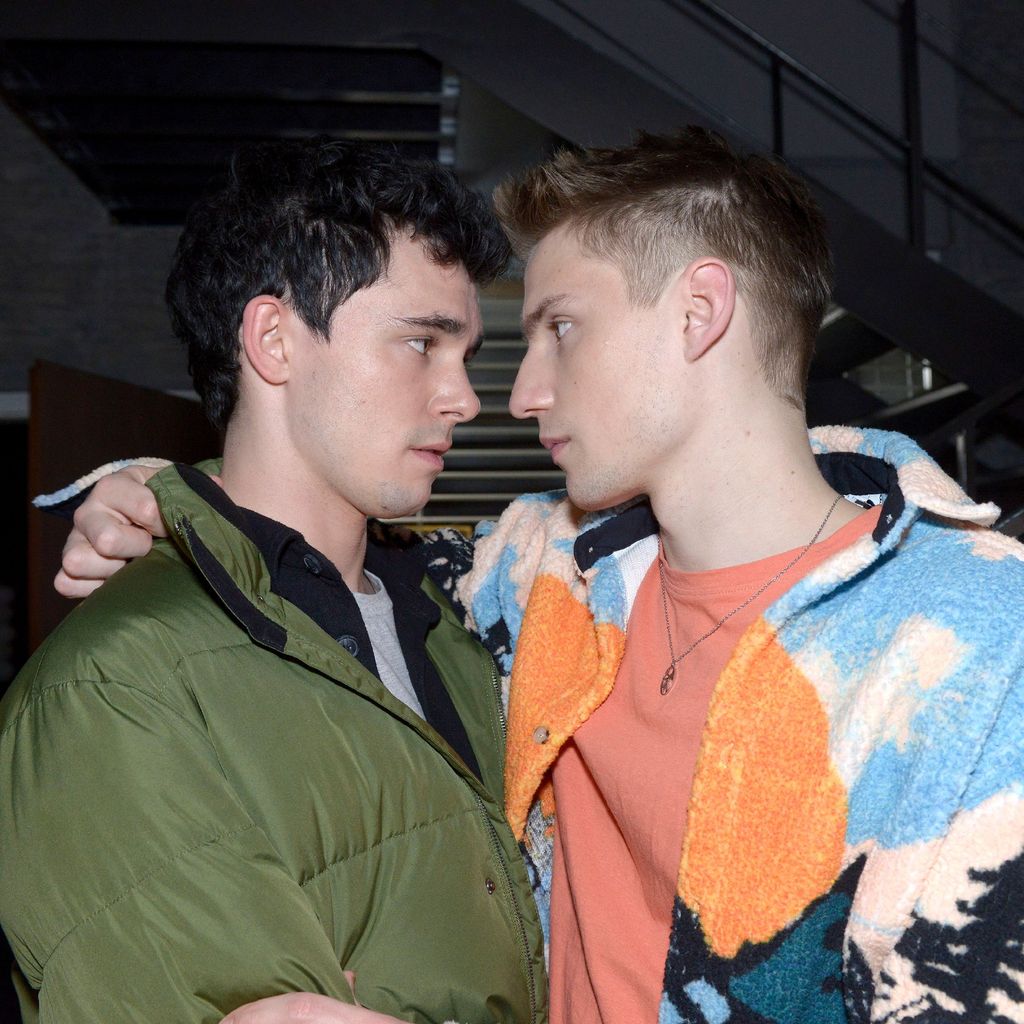 Luis (Marc Weinmann) und Moritz (Lennart Bochert) in einer Szene bei GZSZ