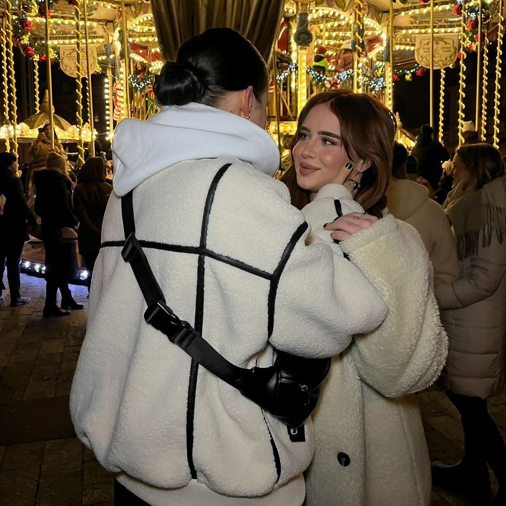 Luisa Früh mit ihrer neuen Partnerin, Dezember 2024