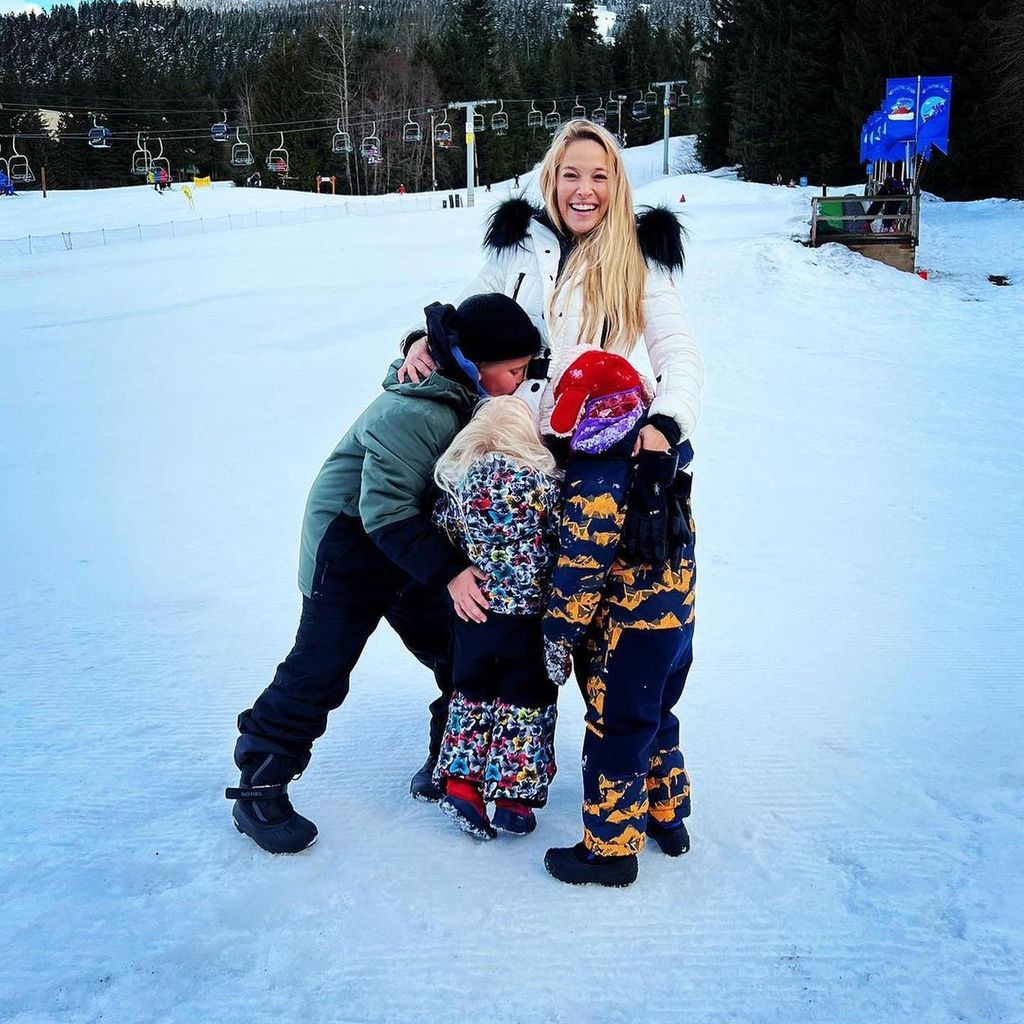 Luisana Lopilato mit ihren drei Kindern