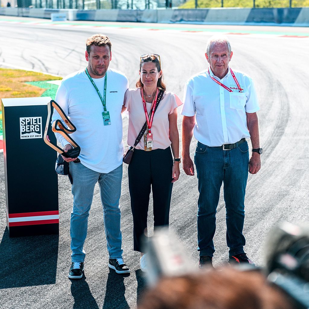Lukas Lauda, Birgit Laude und Dr. Helmut Marko bei der Einweihung der Niki-Lauda-Kurve