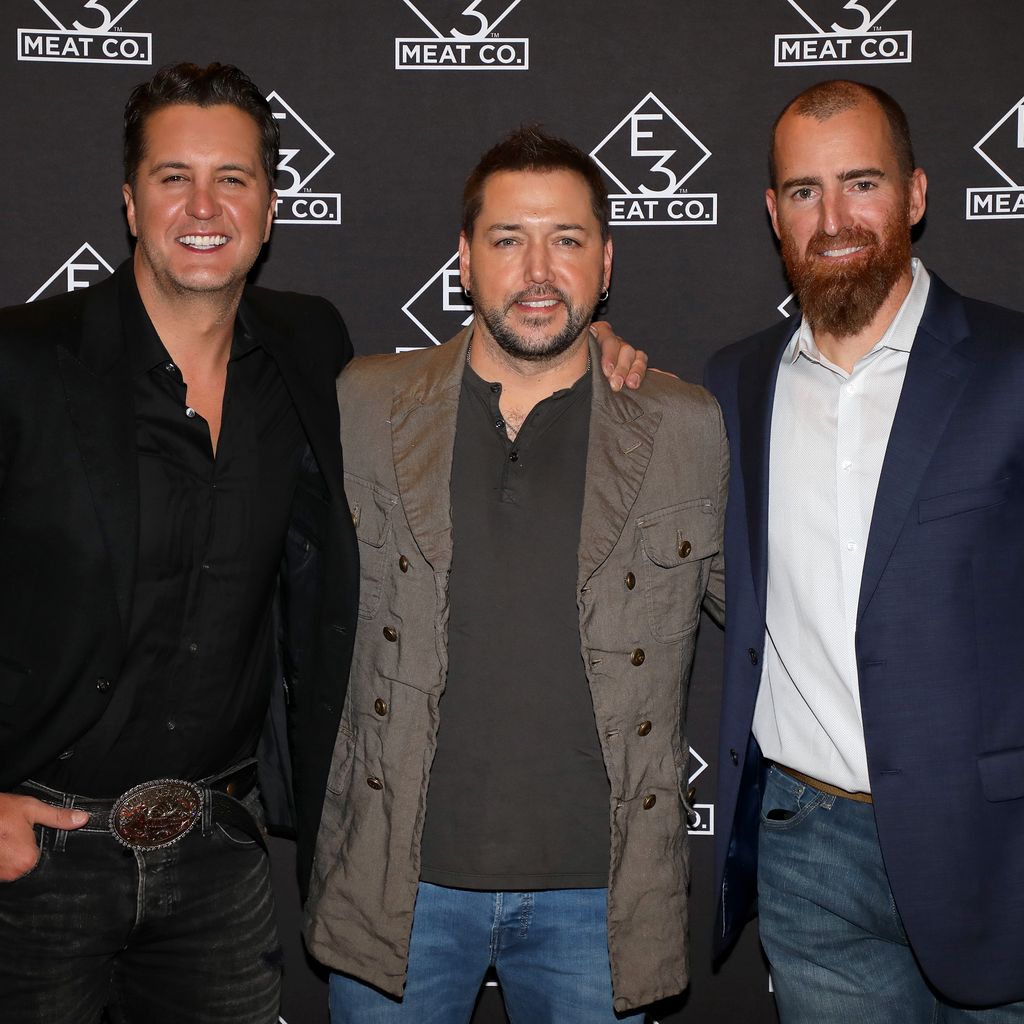 Luke Bryan, Jason Aldean und Adam LaRoche bei der Eröffnung des E3 Chophouse Nashville am 20. November 2019