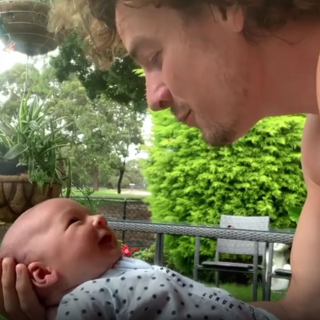 Schauspieler Luke Cook und sein Sohn