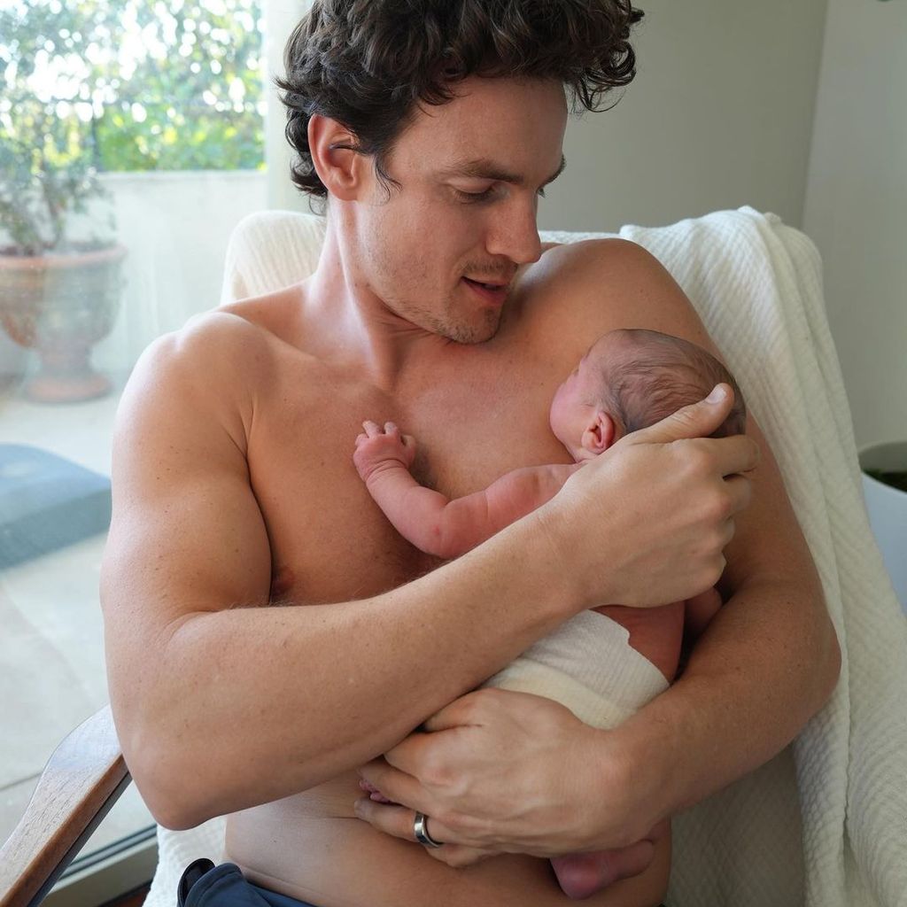 Luke Cook mit seinem Sohn
