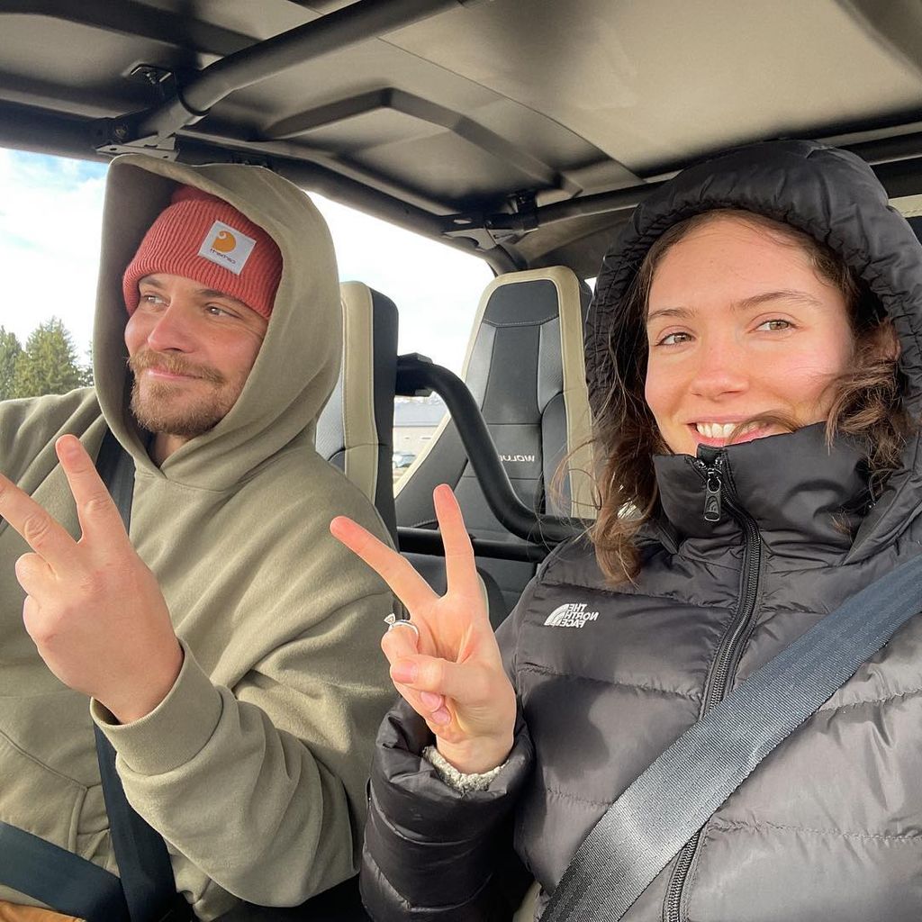 Luke Grimes und Bianca Rodrigues im März 2024