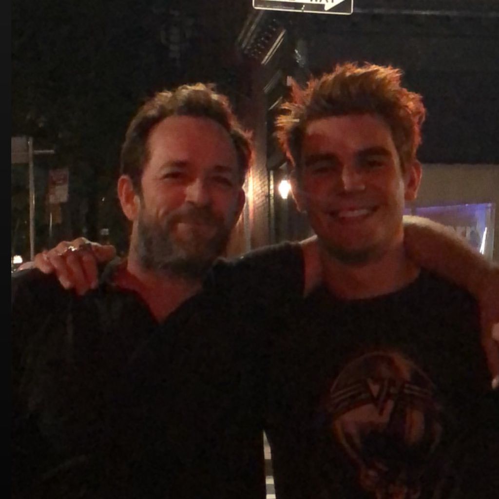 Luke Perry und KJ Apa, "Riverdale"-Darsteller