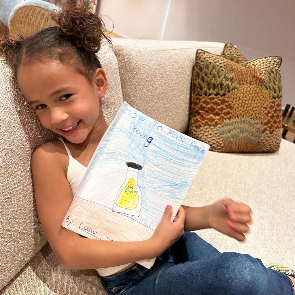 Luna Simone Stephens, Tochter von John Legend und Chrissy Teigen