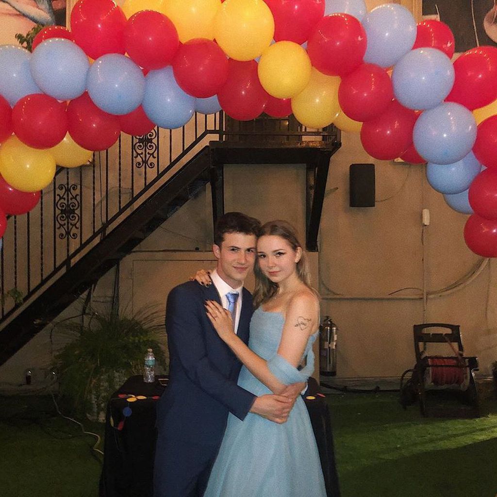Lydia Knight und Dylan Minnette im September 2019