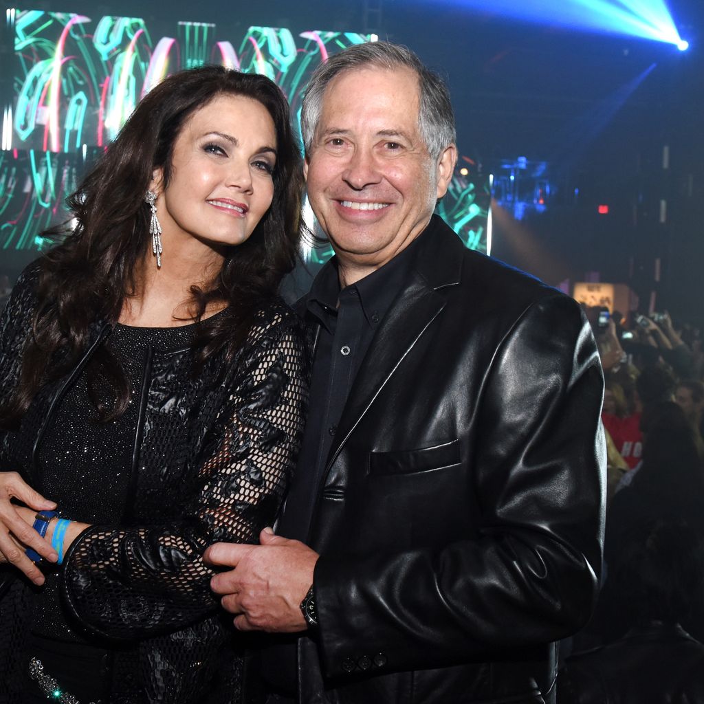 Lynda Carter und Robert A. Altman bei der Launch-Party von Fallout 4 in Los Angeles, 5. November 2015