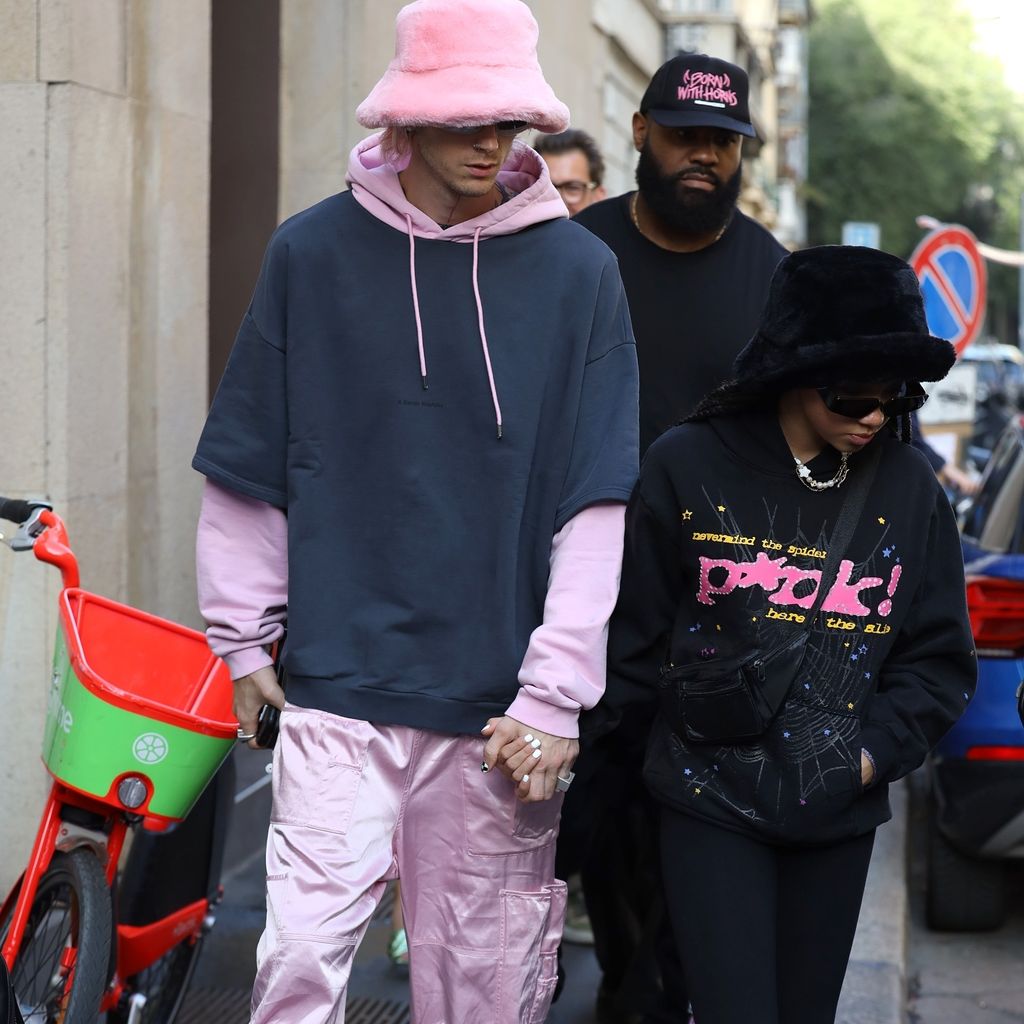Machine Gun Kelly mit seiner Tochter Casie in Mailand