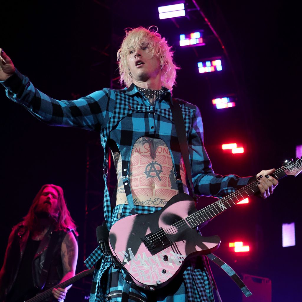 Machine Gun Kelly, Sänger