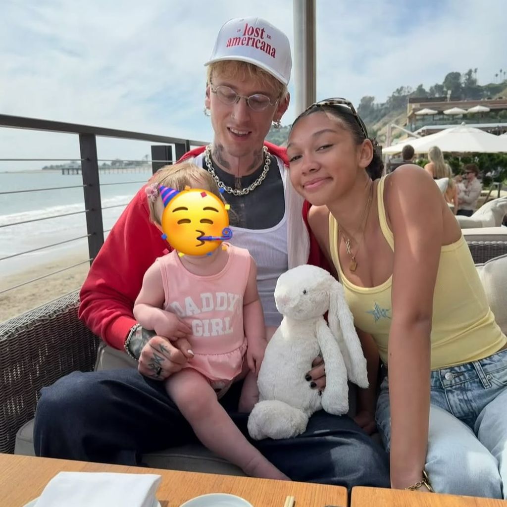 Machine Gun Kelly mit seinen Töchtern Casie Baker und Saga Blade