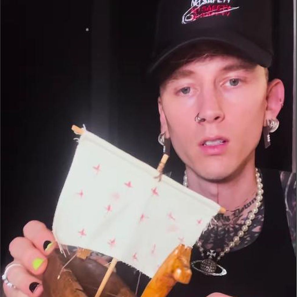 Machine Gun Kelly, Rapper