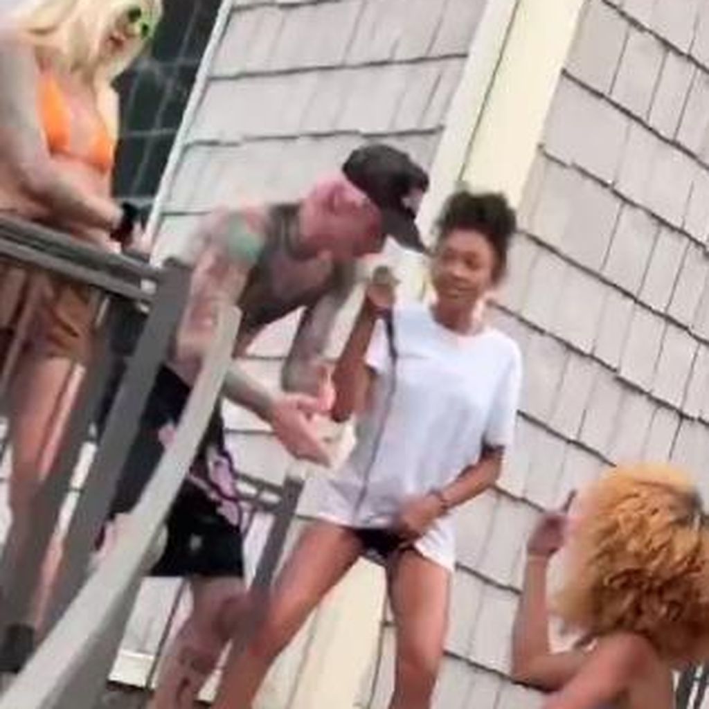 Machine Gun Kelly mit Casie Colson Baker im Juli 2022