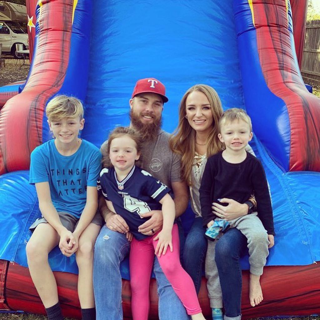Maci Bookout mit ihrem Partner Taylor und ihren drei Kindern