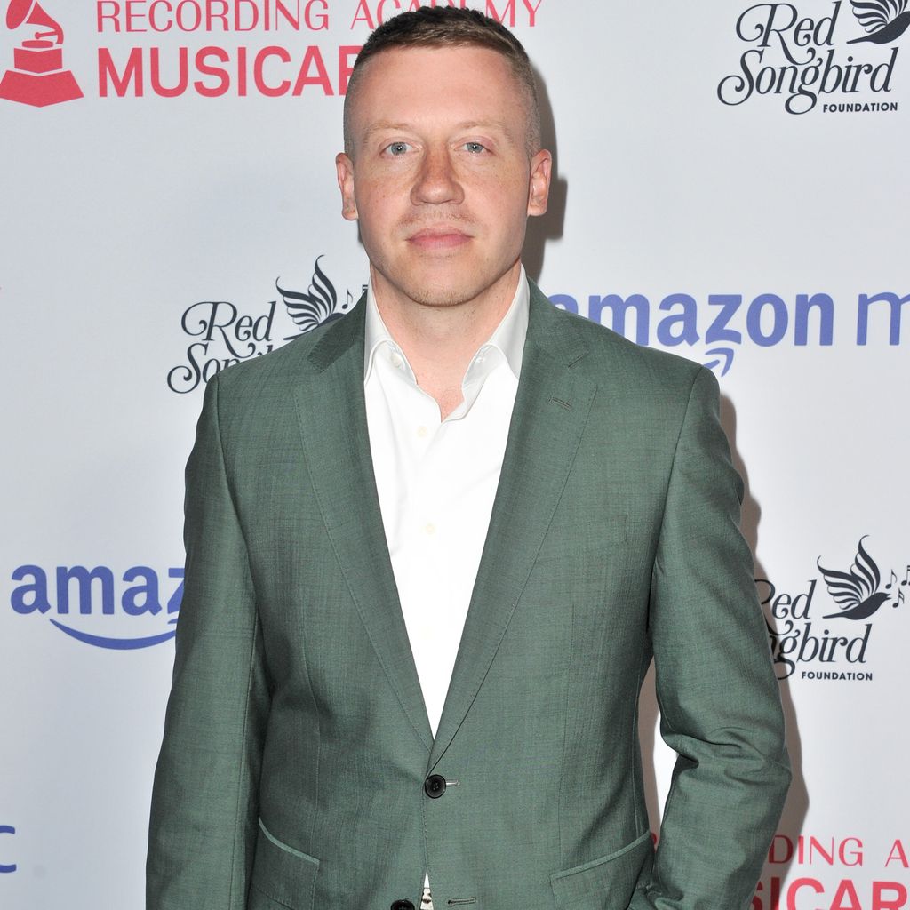 Macklemore, Sänger