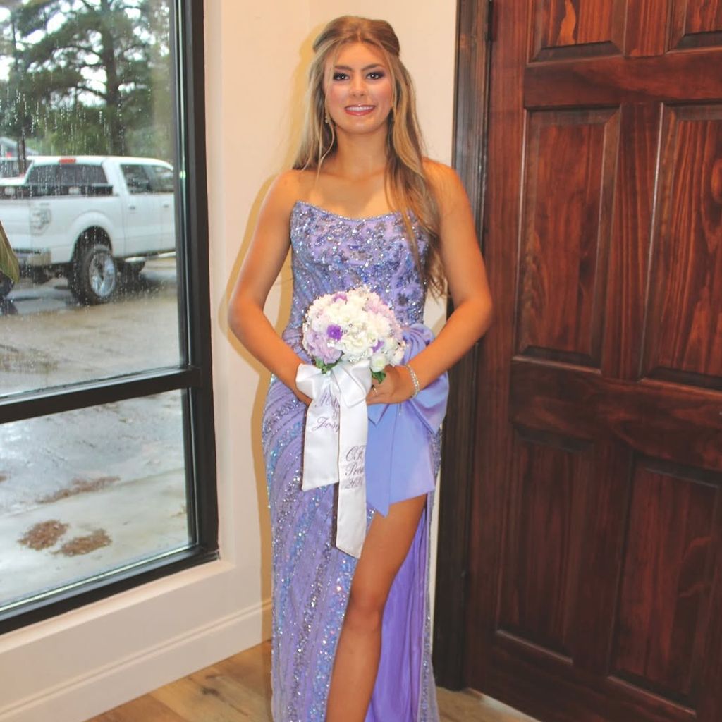 Maddie Briann Aldridge vor ihrem Junior-Prom 2025