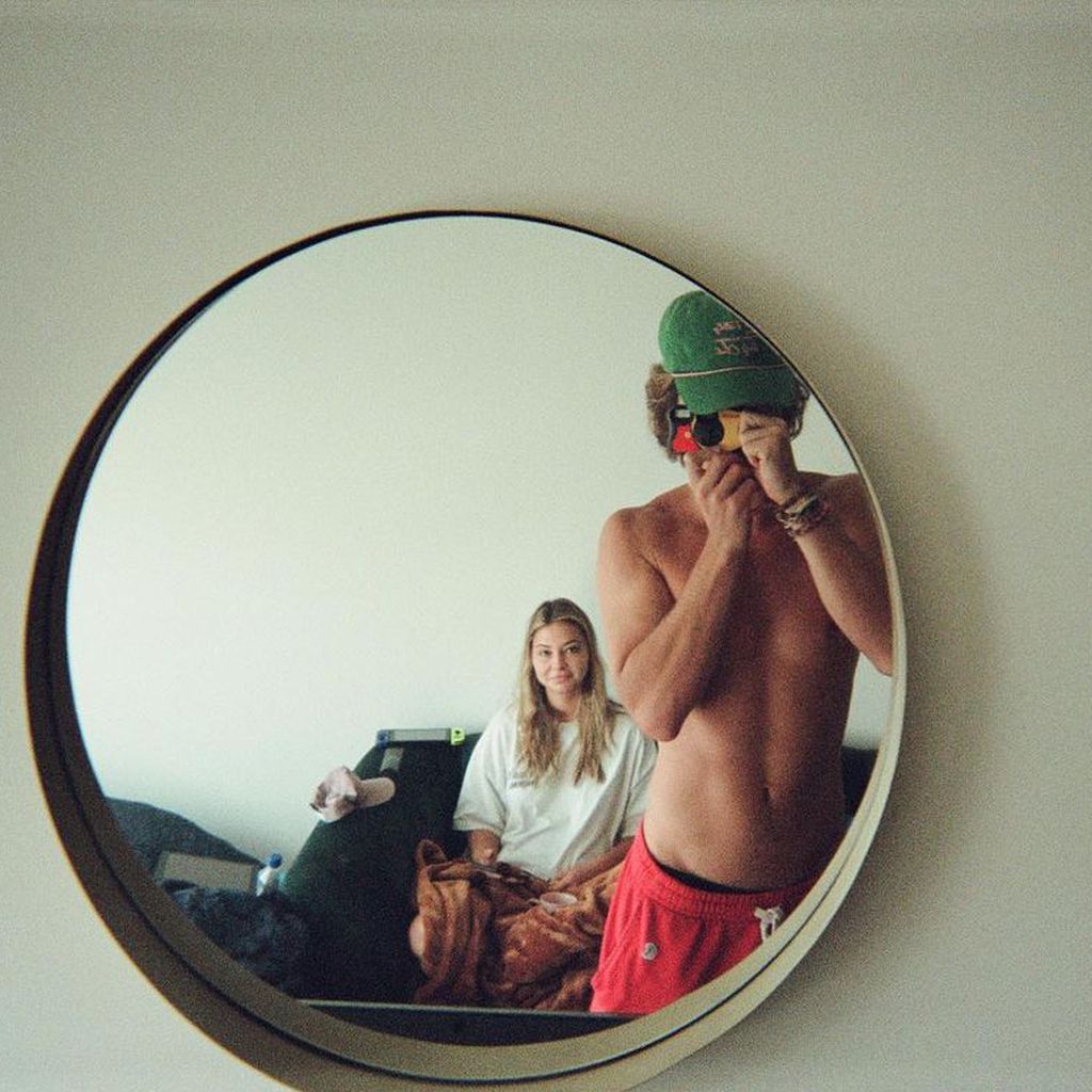 Madelyn Cline und Chase Stokes im September 2020