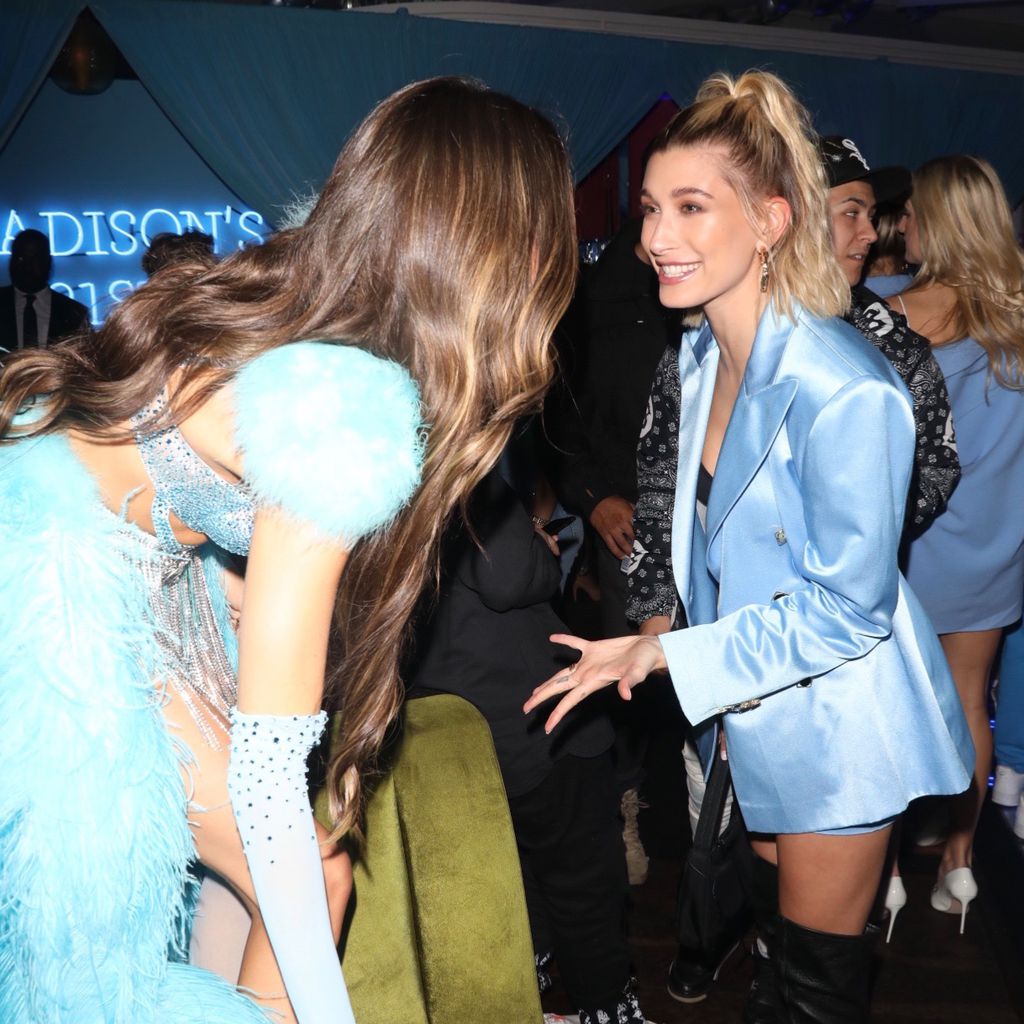 Madison Beer und Hailey Bieber im März 2020