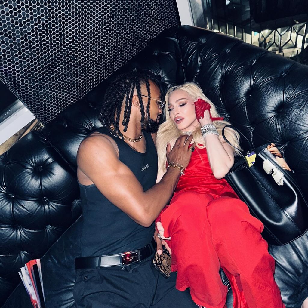 Madonna, Sängerin, mit einem unbekannten Mann