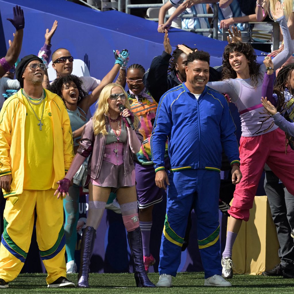Madonna performt mit Ronaldinho und Ronaldo in der Halbzeitshow des WM-Finals 2026 in East Rutherford