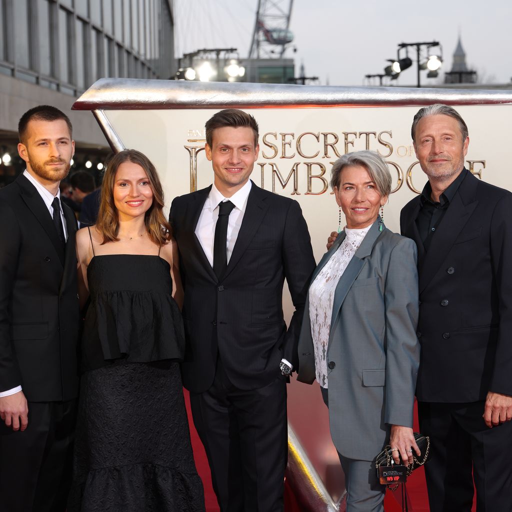 Mads Mikkelsen mit seiner Familie