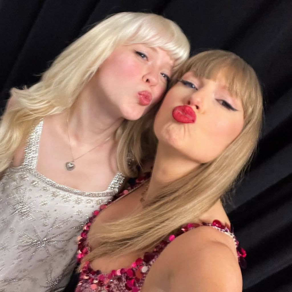 Maisie Peters und Taylor Swift bei der Eröffnung der "Eras"-Tour, 2023