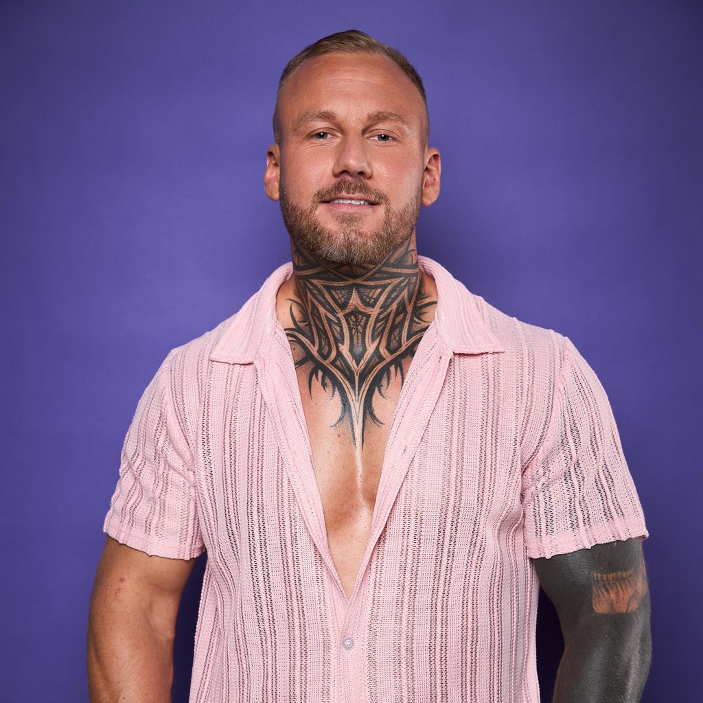 "Make Love, Fake Love"-Kandidat Johannes